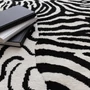 Kép 7/8 - Wilder Zebra fekete-fehér szőnyeg 160x230cm